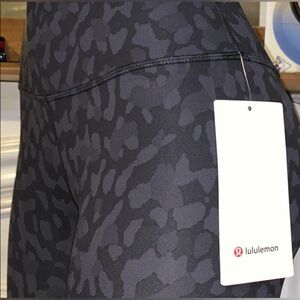 NWT 🍋 LULULEMON 🍋  Align  28"  Size 10